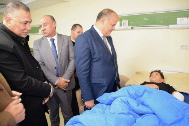 مدير تعليم بورسعيد يطمئن على الطالب آدم بعد تعرضه لحادث عقر كلب ضال
