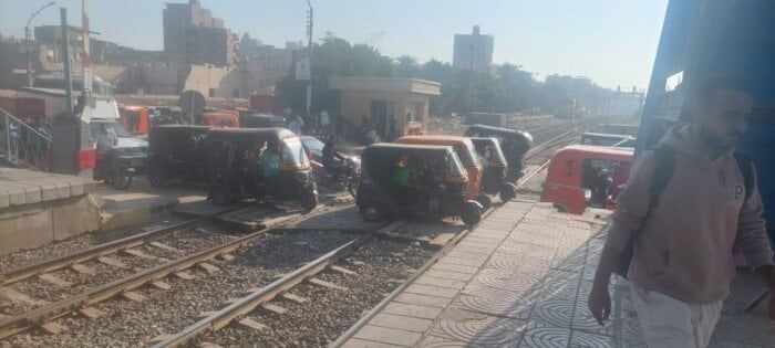استغاثات من التوك التوك بالفشن.. حوادث يومية تهدد حياة المواطنين
