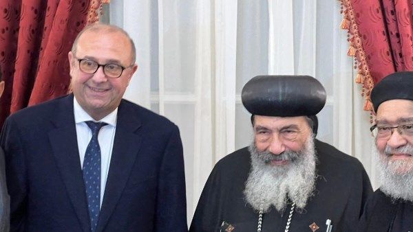 رئيس غرفة بورسعيد يترأس وفدا لزيارة نيافة الأنبا تادرس لتقديم التهنئة بمناسبة عيد الميلاد المجيد