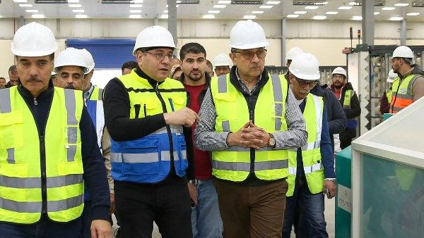 وزير قطاع الأعمال العام يتفقد الأعمال النهائية لتطوير صناعة الغزل والنسيج بالمحلة