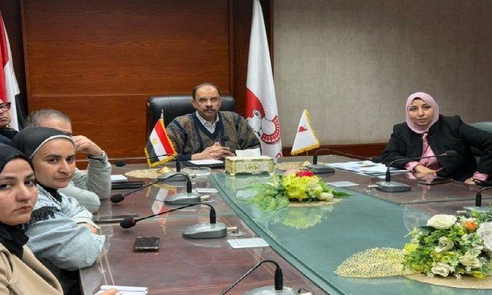 محافظ سوهاج يتابع مقترح التطوير التنفيذي لشارع المحطة وفق الهوية البصرية