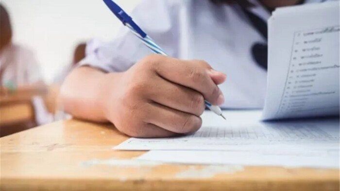 اليوم.. ملايين الطلاب يتوجهون للمدارس لأداء امتحانات الترم الأول لصفوف النقل