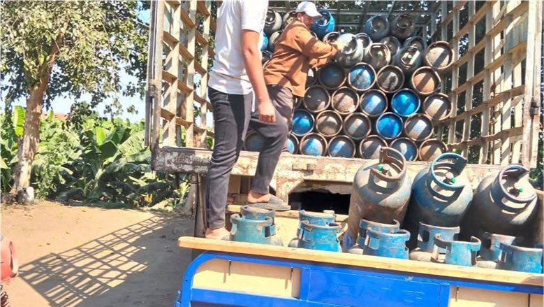 233 محضرًا في 48 ساعة.. تموين المنوفية تشدد الرقابة على المخابز والأسواق
