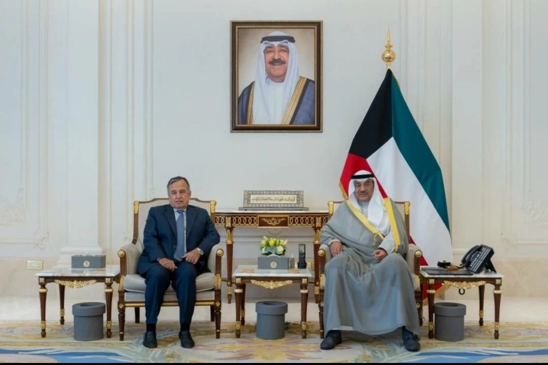 ولي عهد الكويت يبحث مع أمين جامعة الدول العربية مستجدات الأوضاع الإقليمية