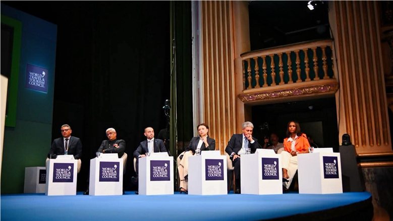 وزير السياحة: التوسع في تطبيق "السفر السلس" يتطلب وضع قواعد وضوابط واضحة