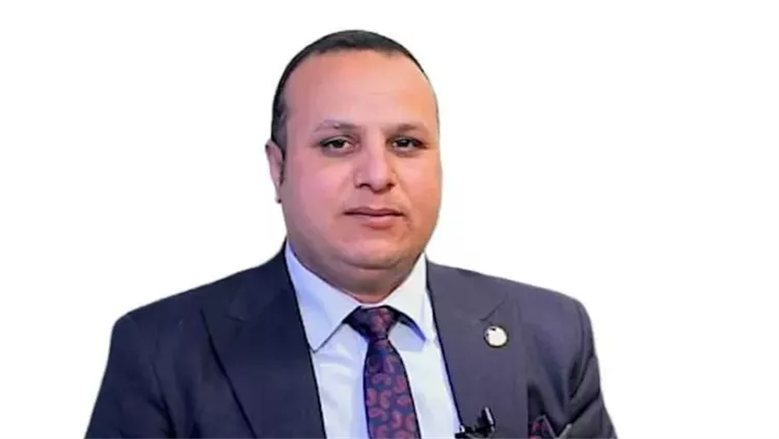عاصم حجازي يقدم نصائح لأولياء الأمور بشأن تدريس مواد الهوية الوطنية بالمدارس الدولية