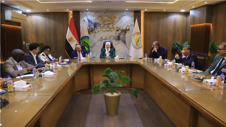 لجنة مبيدات الآفات الزراعية تستقبل وفد "كروب لايف" لبحث سبل تعزيز الإدارة المستدامة للمبيدات