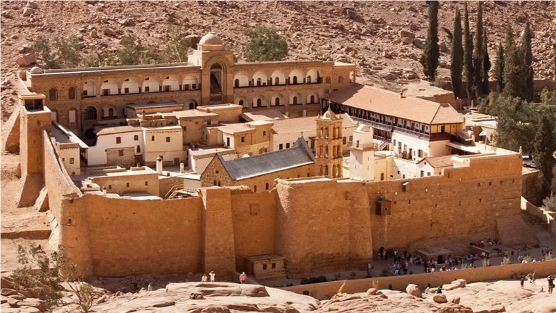 نزاع استمر 12 عاما.. خبير آثار: التسوية بدير سانت كاترين فرصة لاستكمال تطوير المدينة ومحيطها