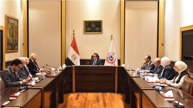 كشف تفاصيل لقاء وزير الصحة مع رئيس جمعية الأطباء المصريين بلندن