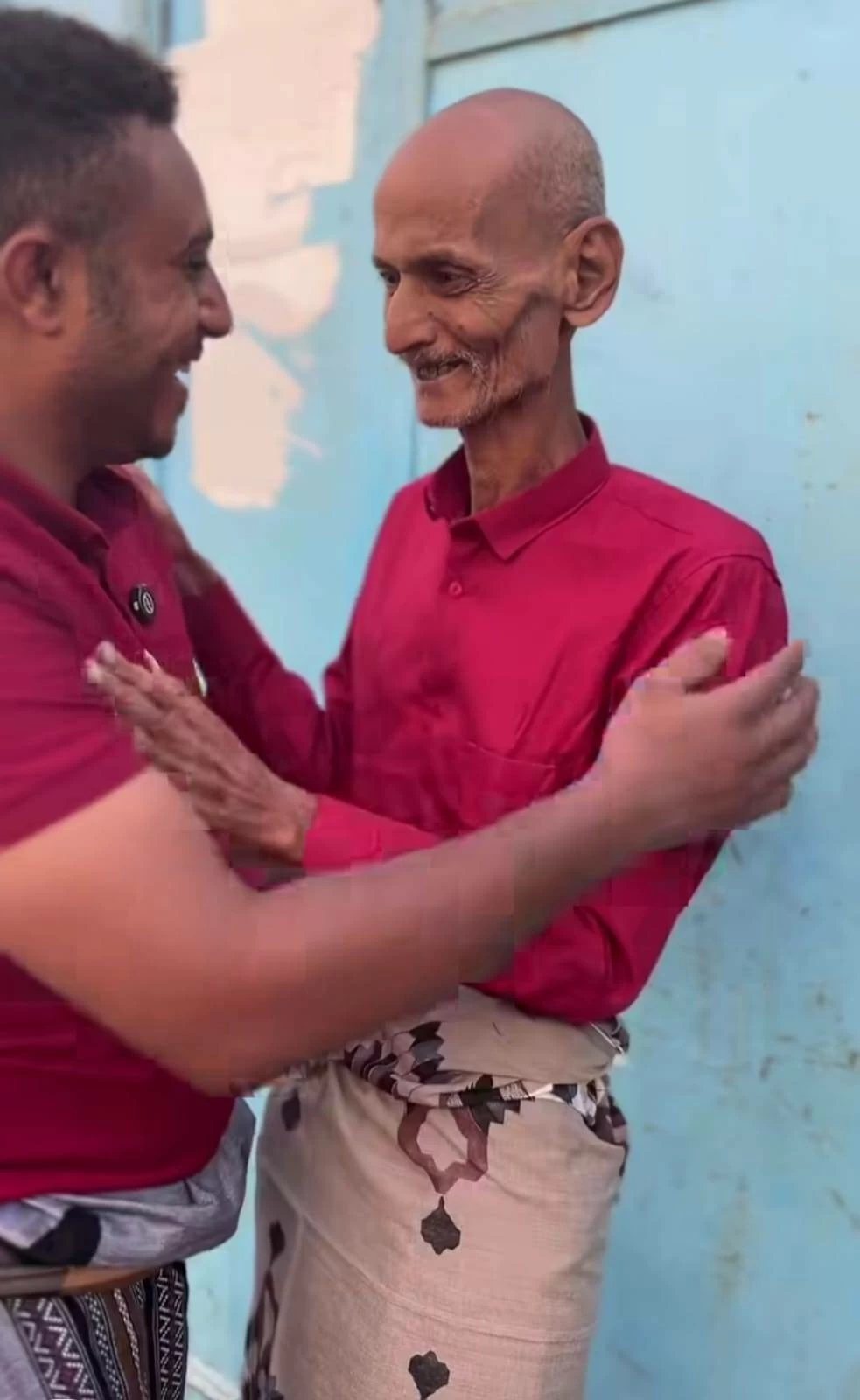 ليس مصريا.. الكشف عن هوية الطبيب المشرد في اليمن