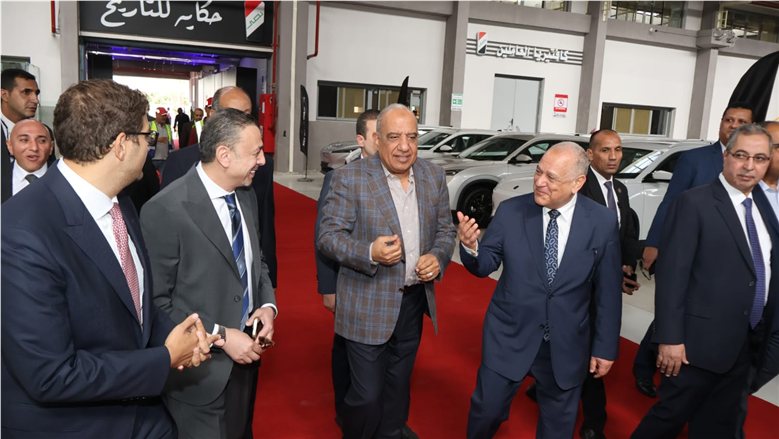 وزير الكهرباء: إنتاج السيارة الكهربائية ثمرة تطوير مصانع شركة النصر