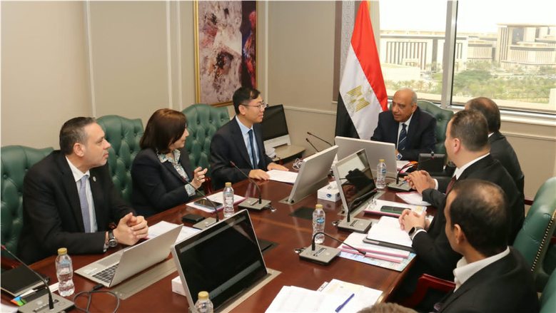 وزير الكهرباء يبحث مع «EDRA» فرص التعاون في الطاقة المتجددة وتطوير الشبكة