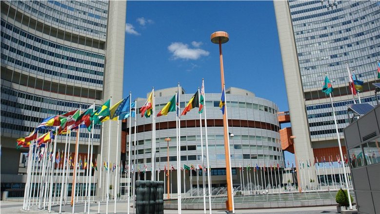 وكالة الطاقة الدولية تحذر من نقص عالمي في إمدادات الديزل والسولار