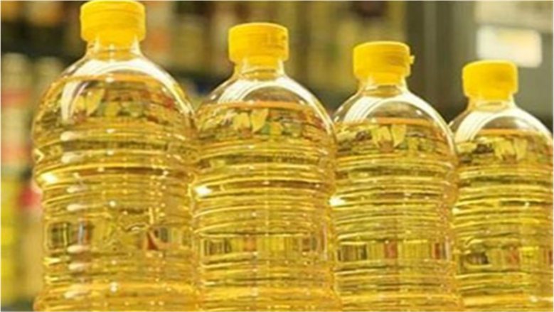 التموين يحبط محاولة للاستيلاء على دعم المواطنين.. ضبط 240 زجاجة زيت تمويني داخل سوبر ماركت بالأقصر