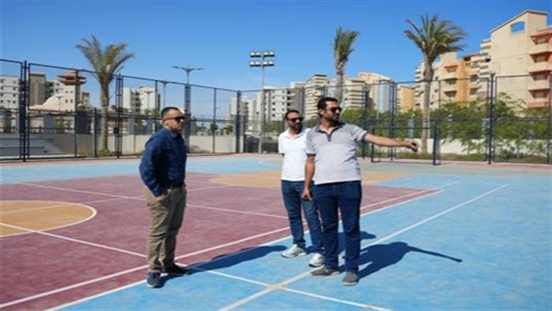 جهاز العلمين الجديدة يرفع جاهزية الملاعب الشاطئية والإسكان (صور)