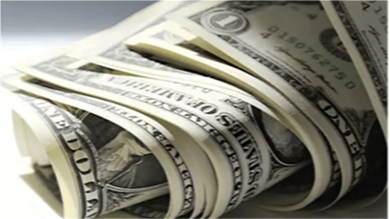 استقرار سعر الدولار في البنوك المصرية.. تحديثات البيع والشراء اليوم