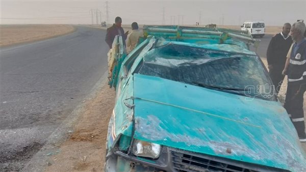 إصابة 10 أشخاص في انقلاب سيارة نقل بطريق العلاقي بأسوان