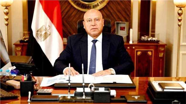 باستثمارات 700 مليون جنيه.. وزير النقل يفتتح ميناء العامرية الجاف (صور)