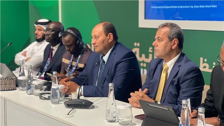 نائب وزير الزراعة يشارك في قمة الأمن الغذائي بأبوظبي ويبحث تعزيز الاستثمارات الإماراتية والدولية