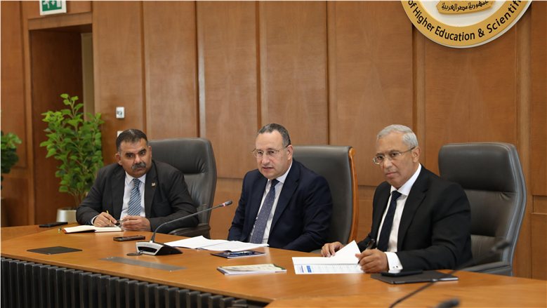 وزير التعليم العالي يبحث الاستفادة من خبرات الباحثين المصريين العائدين من التدريب باليابان