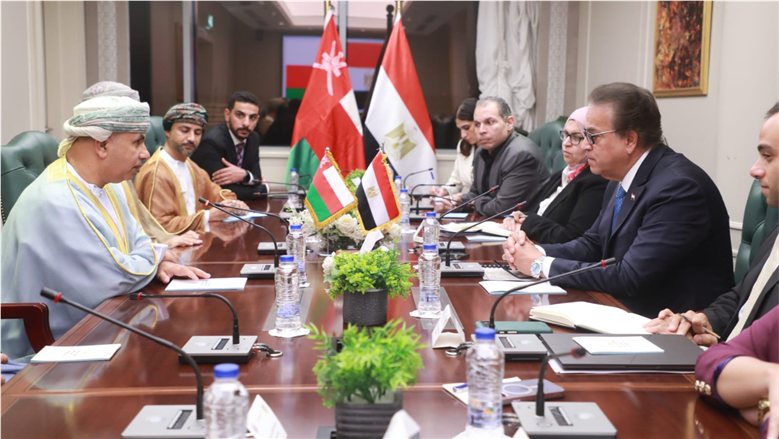 وزير الصحة: إتاحة الفرصة للكوادر العمانية للاستفادة من الخبرات المصرية