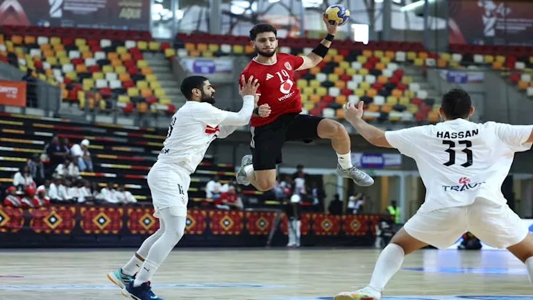 في الثواني الأخيرة.. الأهلي يهزم الزمالك ويتوج بطلًا لأفريقيا لكرة اليد