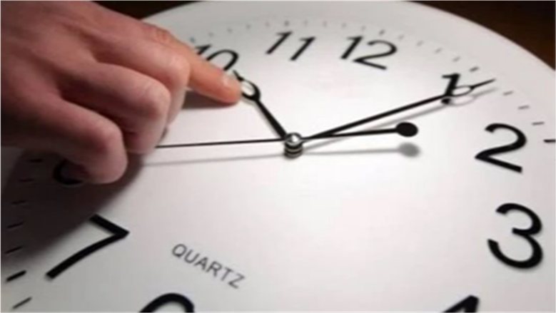 هل ستتغير الساعة تلقائيًا على هاتفك؟ خطوات ضبط أندرويد وآيفون قبل التوقيت الشتوي