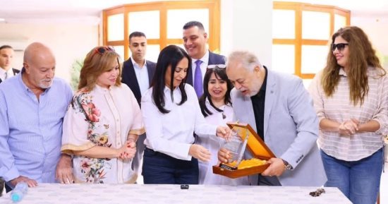 إلهام شاهين توجه رسالة شكر لوزيرة التضامن بعد زيارة دار كبار الفنانين